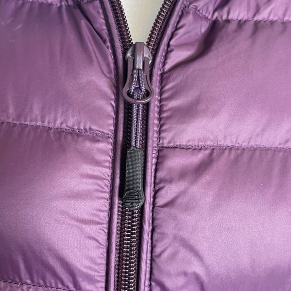 Kamik Caia Down Parka 550 Down Fill Puffer Jacket Size L Plum Hooded Long EUC - Picture 3 of 10